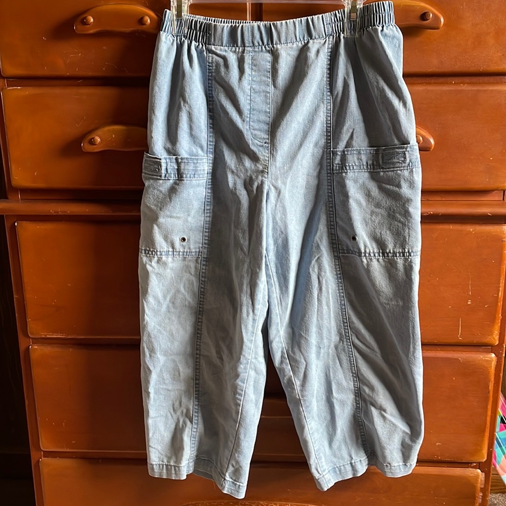 Retro Baggy Capris / Cropped Jeans with large cargo pockets and elastic waist